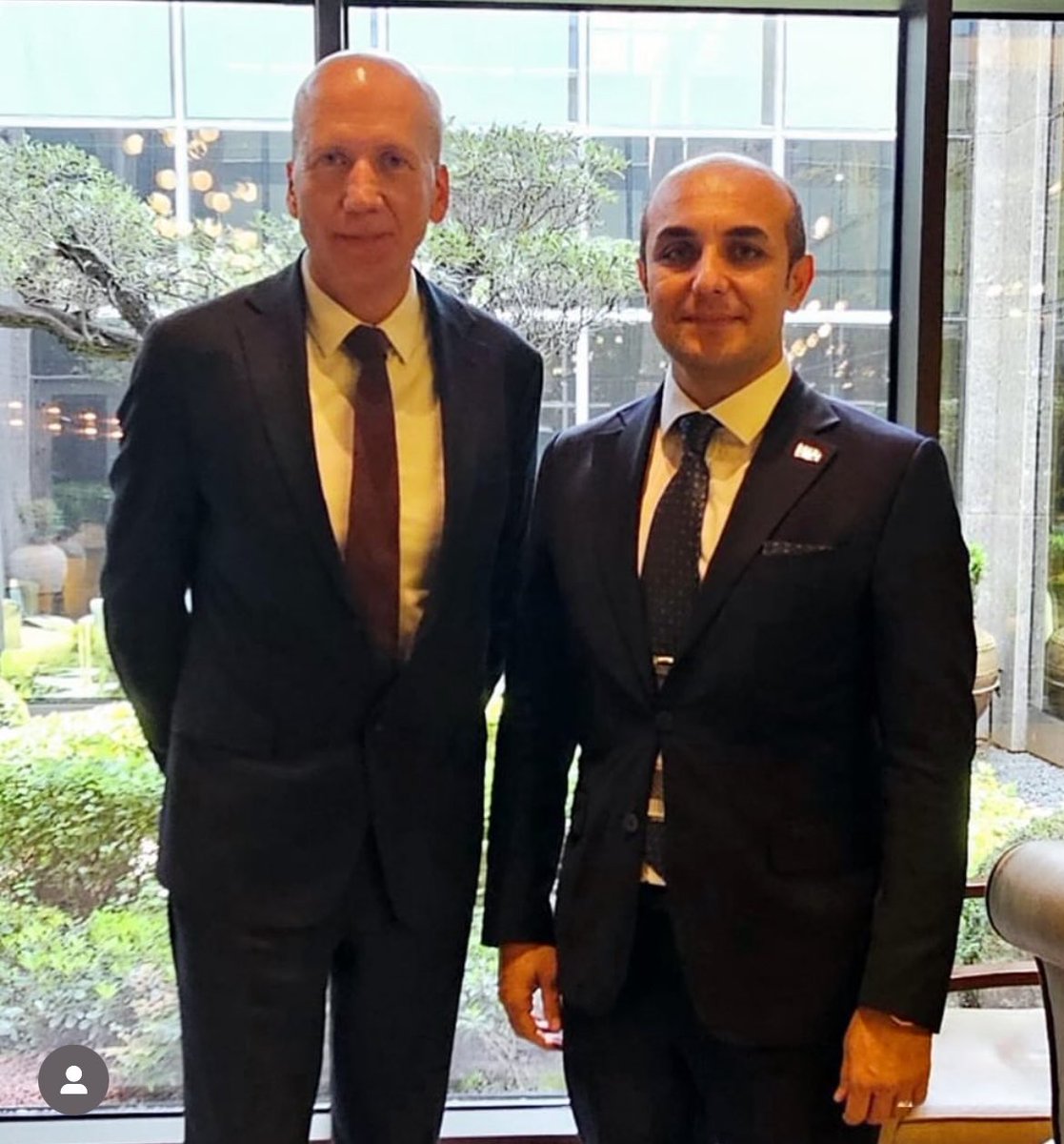 ekonomiticaret's tweet photo. Yatırım Ofisi Başkanı A. Burak Dağlıoğlu, Re-Pie Kurucu Ortağı M. Ali Ergin, Prof. Dr. Hakan Kara ve Almanya’nın 10. Cumhurbaşkanı C. Wulff ile temaslarda bulundu.
ETD Ailesi olarak vizyoner liderlerle görüşmelerimize hız kesmeden devam ediyoruz. https://t.co/3XJ8WHcSQI