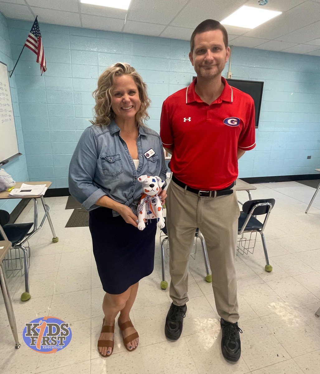 K1Education's tweet photo. #WhereisWinnie? 🐶 ➡️ Grenada MS with North MS Coordinator Cynthia Gabbert to celebrate Kids First coach Liz Jarvis! 🙌

Liz leads with intentionality, positivity &amp; high expectations. She’s all in for students—and it shows! 🎉

#KidsFirstAlways #CoachingMatters https://t.co/VP9SWhmJhX
