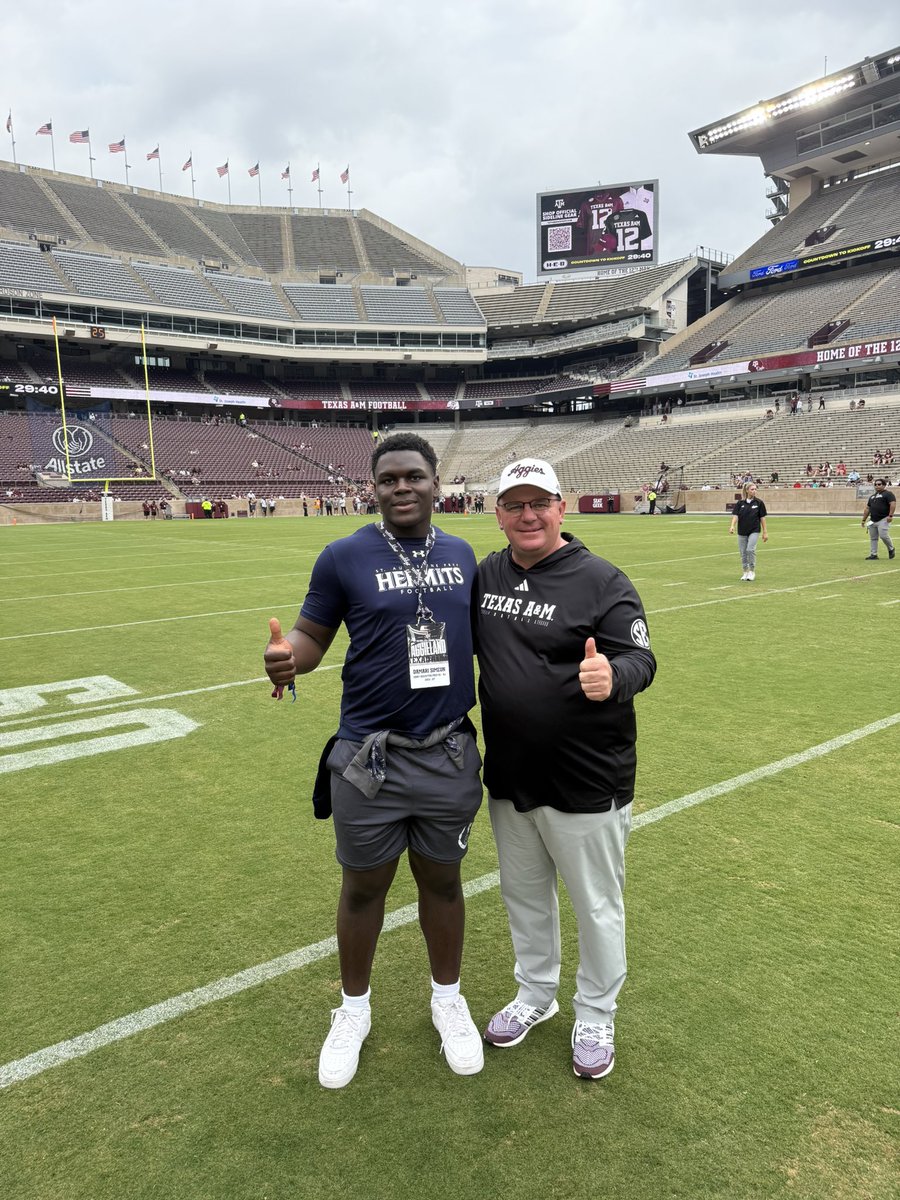St. Augustine Prep Football (@hermitsfootball) on Twitter photo ๐ <a href="/AggieFootball/">Texas A&M Football</a> <a href="/12thMan/">Texas A&M Athletics</a> #GigEm
<a href="/CoachMikeElko/">Coach Mike Elko</a> & <a href="/Damari_Simeon/">Damari Simeon</a>
#HermitPride ๐ ๐ <a href="/AggieFootball/">Texas A&M Football</a> <a href="/12thMan/">Texas A&M Athletics</a> #GigEm
<a href="/CoachMikeElko/">Coach Mike Elko</a> & <a href="/Damari_Simeon/">Damari Simeon</a>
#HermitPride ๐