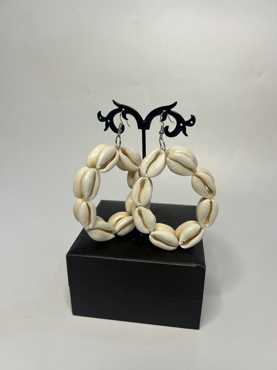 beadedbyteee's tweet photo. Cowrie shell earrings
Price:N9,000
Can be done in your preferred size.
Kndly send a dm or click the link in the bio to place an order directly via whatsapp.
#beadedbyteeaccessories #cowries #cowrieshellearrings #cowrieshell #cowrieshelljewelry #cowriefashion #fashion https://t.co/KTTHxEcnPX