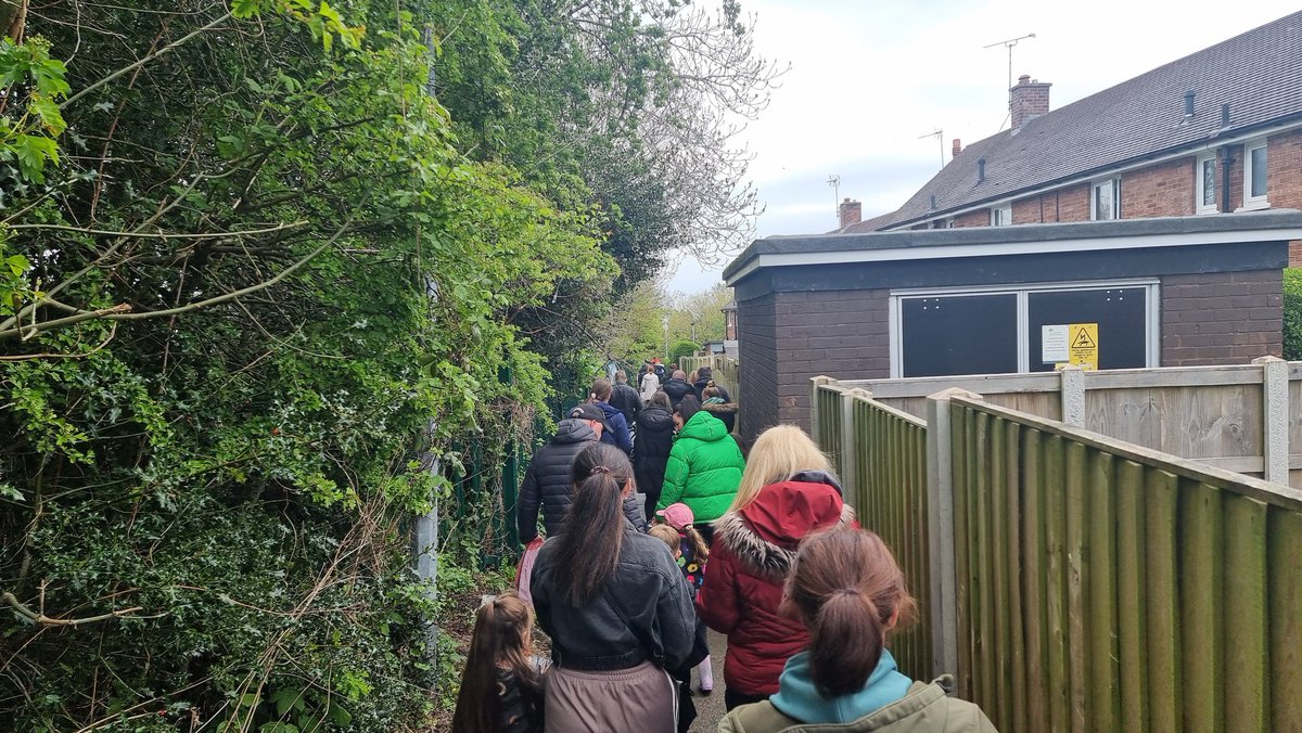 JohnCPhillips3's tweet photo. Thankfully, the rain stayed away and we were able to progress with  our Penycae Community Council Easter Egg Hunt. I would like to take this opportunity to thank everyone who helped and participated in the  event. It was a brilliant couple of hours &amp; and a good time had by all. https://t.co/K2vDATvsuJ