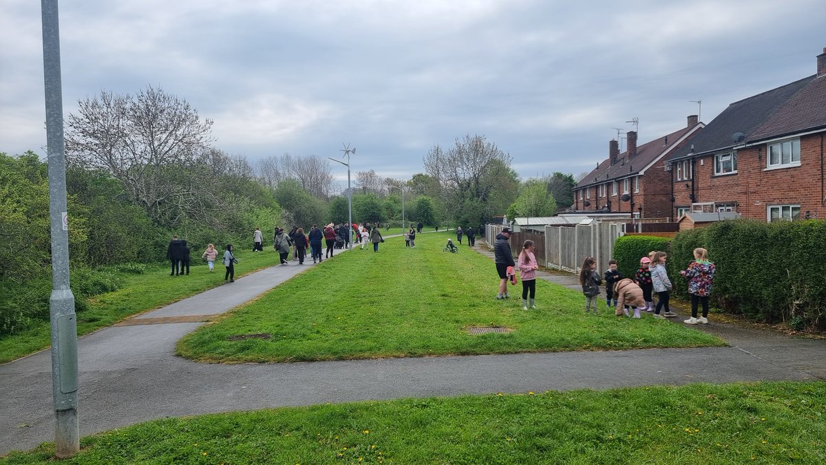 JohnCPhillips3's tweet photo. Thankfully, the rain stayed away and we were able to progress with  our Penycae Community Council Easter Egg Hunt. I would like to take this opportunity to thank everyone who helped and participated in the  event. It was a brilliant couple of hours &amp; and a good time had by all. https://t.co/K2vDATvsuJ