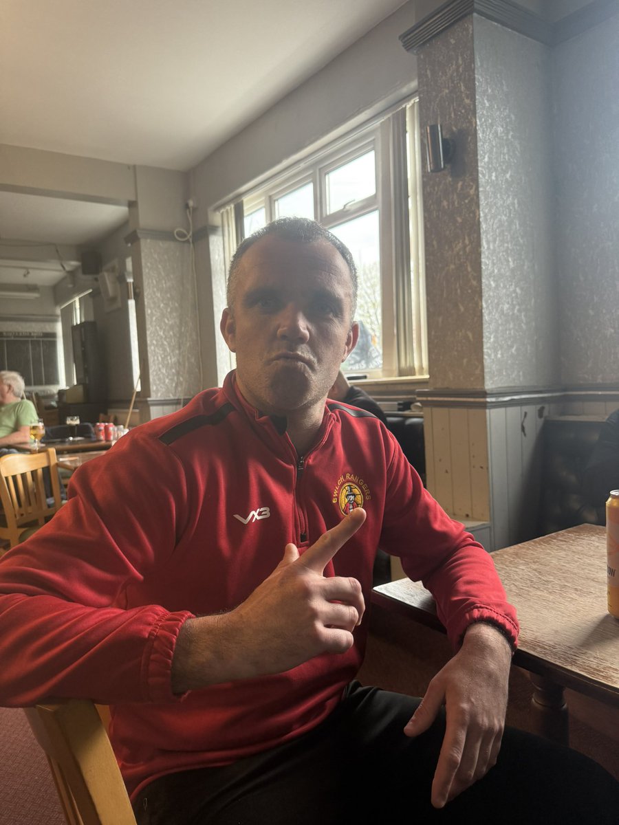 Elliot Burchell tweet media