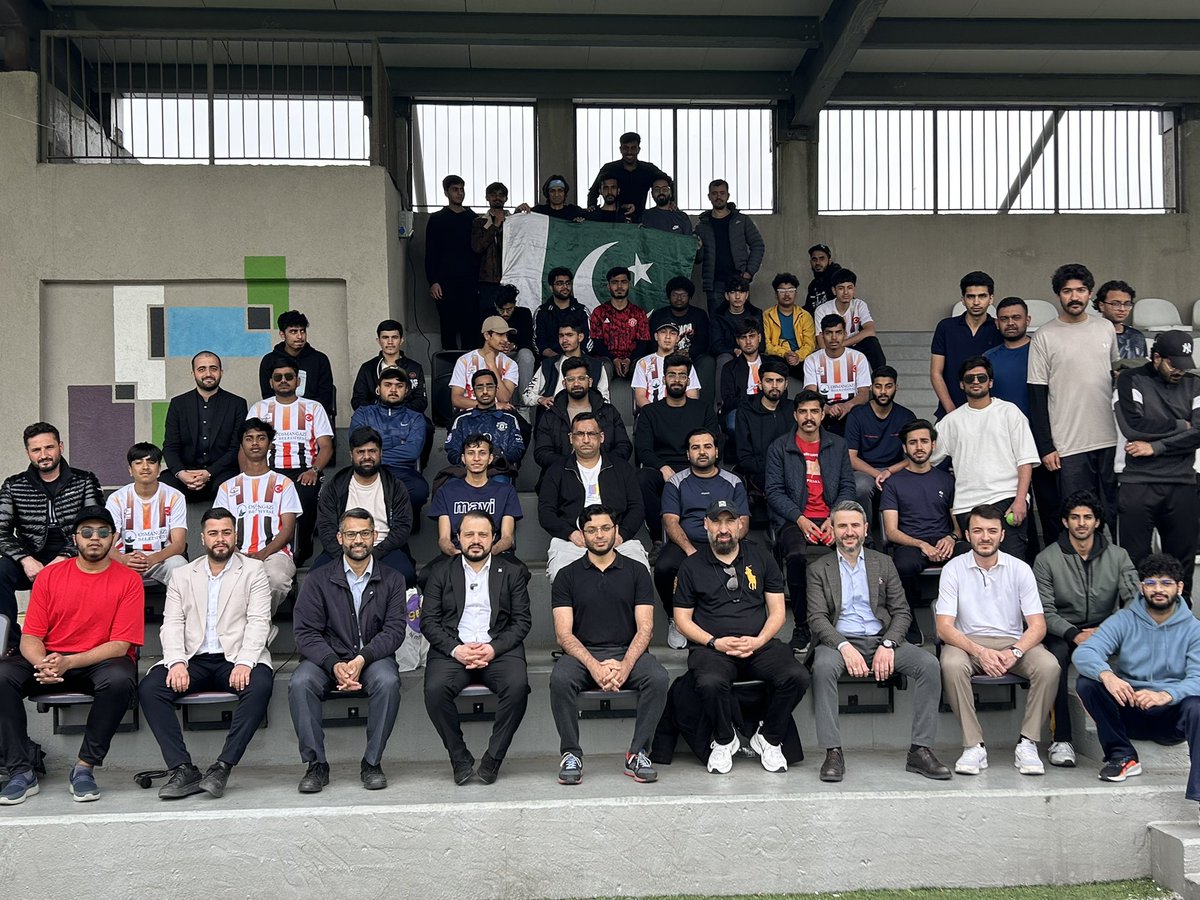 PakTurkHaber's tweet photo. ترکیہ میں پاکستانی طلباء کے لیے پاکستان کرکٹ لیگ – سیزن ۲ کا آغاز

ترکیہ میں مقیم پاکستانی طلباء کی نمائندہ تنظیم “پاکسترک” ،“نوجوانانِ ترکیہ” تنظیم اور استنبول سباحتین زاعم یونیورسٹی کے زیر اہتمام پاکستان کرکٹ لیگ – سیزن ۲ کا انعقاد کیا گیا، جو دو روز تک جاری رہے گی۔ https://t.co/8JVPVYyASy