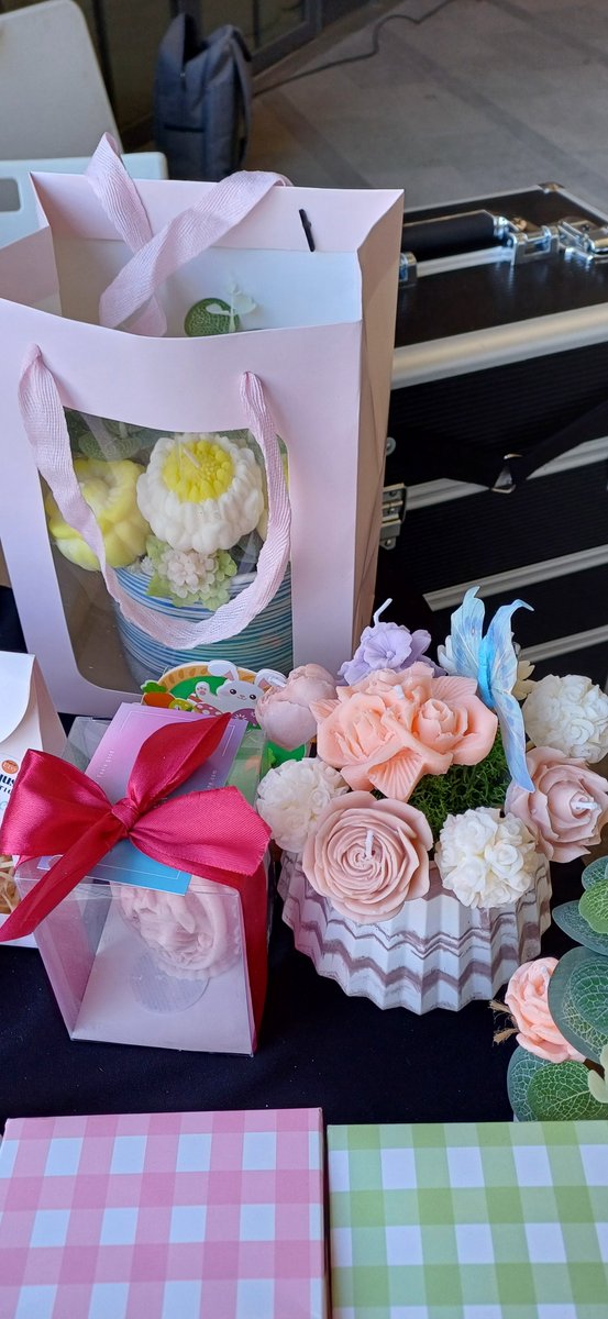 LarisaZilickaja's tweet image. #newhamlocalbusiness 
#womensupportingwomen 
#supportinglocalbusiness 🎉🎉🎉
Daniela Simion , a mum of two children, started her own business 👏👏👏
Amazing candles of different scents,  soaps for all types of skin. Beautiful presents for various occasions 👍