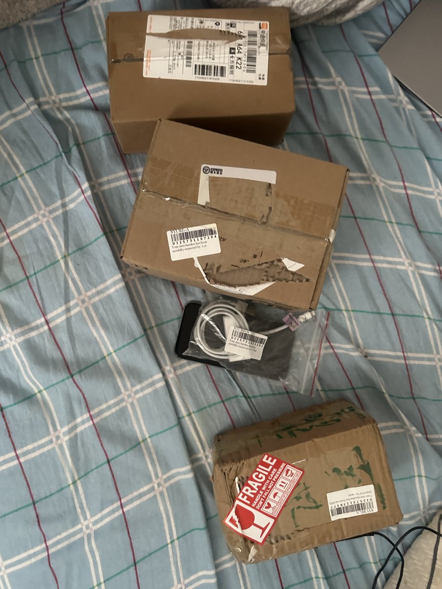 _orangera1n's tweet photo. Here is Superbuy shipping epsiode 1: https://t.co/komAVYPYap