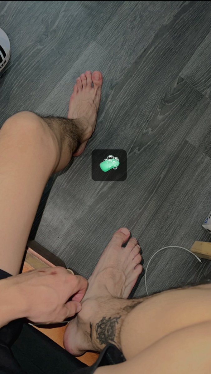 losneda's tweet photo. 👀 where my feetnatics @FeetFinder  

https://t.co/tfcMedtC8f https://t.co/HwsxE3SLmv