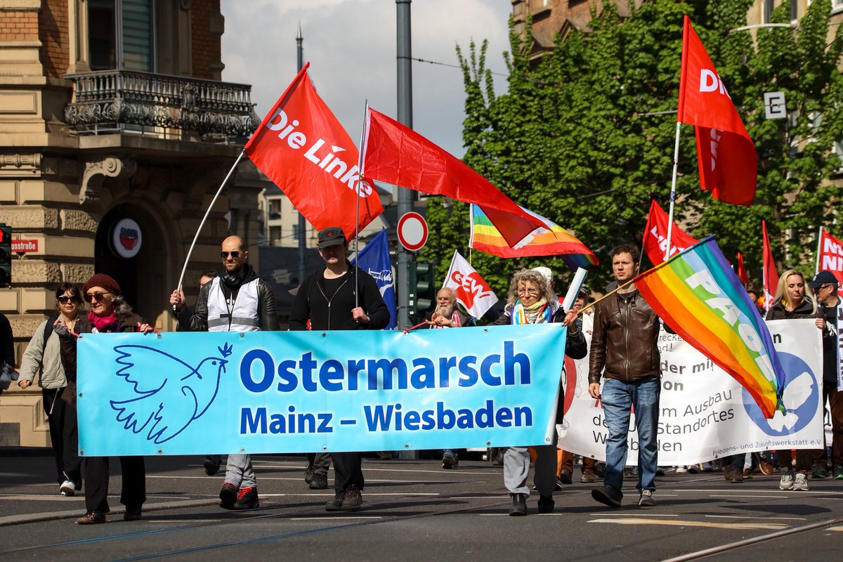 juliusmortsi's tweet photo. Germany, Mainz: Demonstrators march in the city of Mainz for a world free of war, military, and violence. (Credit: © Julius Mortsi/ Zuma Press)
@juliusmortsi
#EasterMarch #Mainz #Germany https://t.co/Pm81EHsrfN