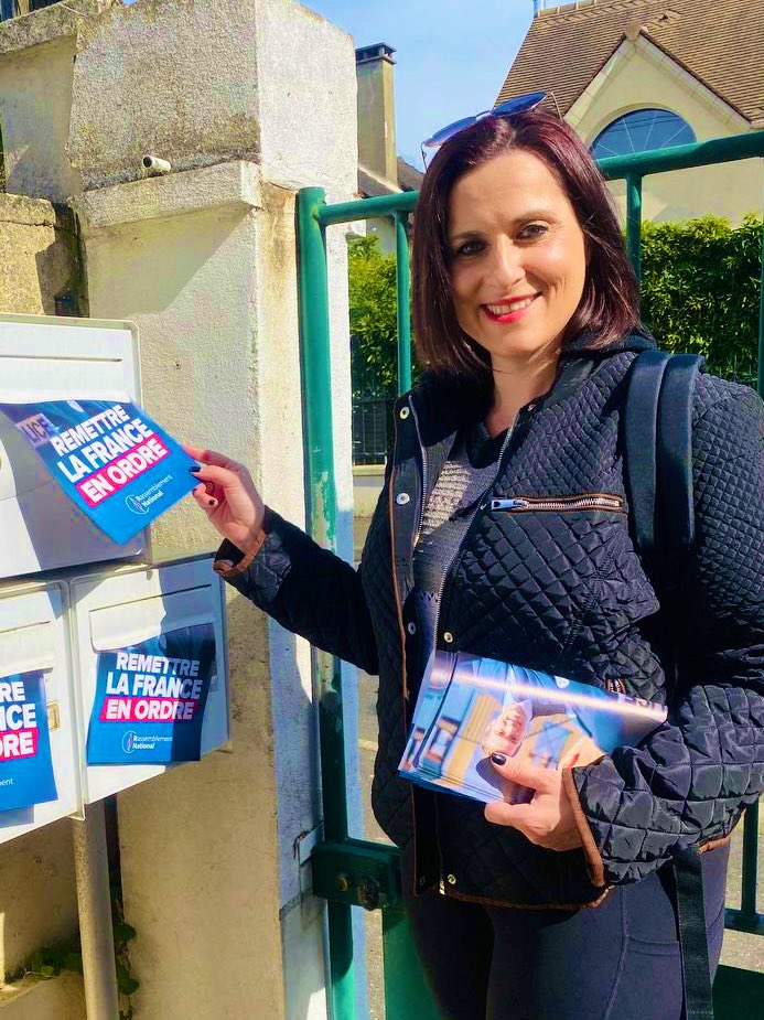 audrey_guibert's tweet photo. Ce matin, à la rencontre des habitants sur le marché de #Juvisy puis en boîtage à #Viry.
L’insécurité est une préoccupation majeure dans la circonscription : Refusons la banalisation de l’ensauvagement en rompant notamment avec le laxisme judiciaire !
#RemettreLaFranceEnOrdre https://t.co/5V2zzlHyPl