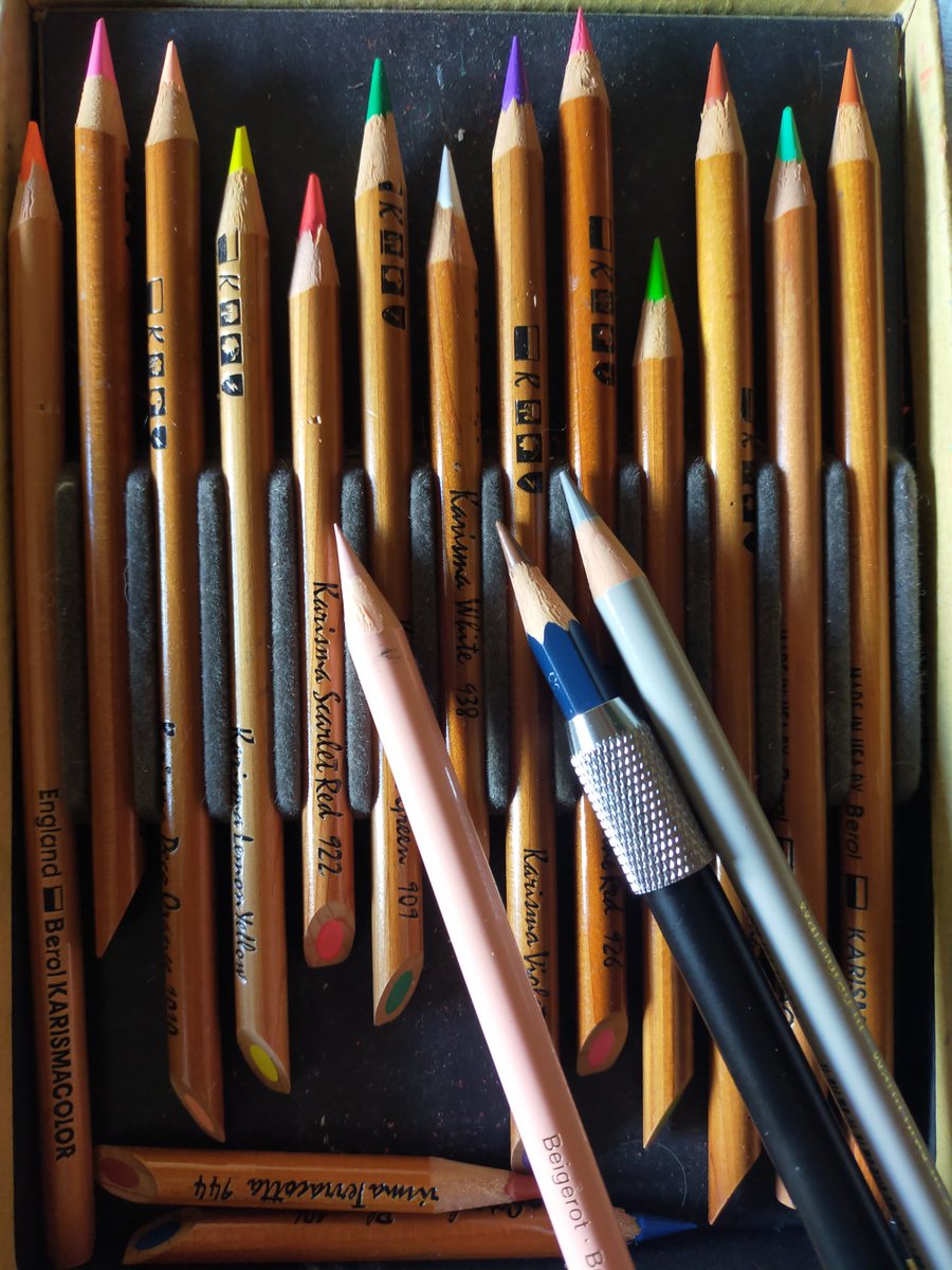 Peperubies's tweet photo. Dibujando un poco 
#lapicesdecolor #coloredpencis #colores #colors
#polychromos #karismacoloredpencils #derwentpencils #dibujando #drawing https://t.co/FkszbOC1k1
