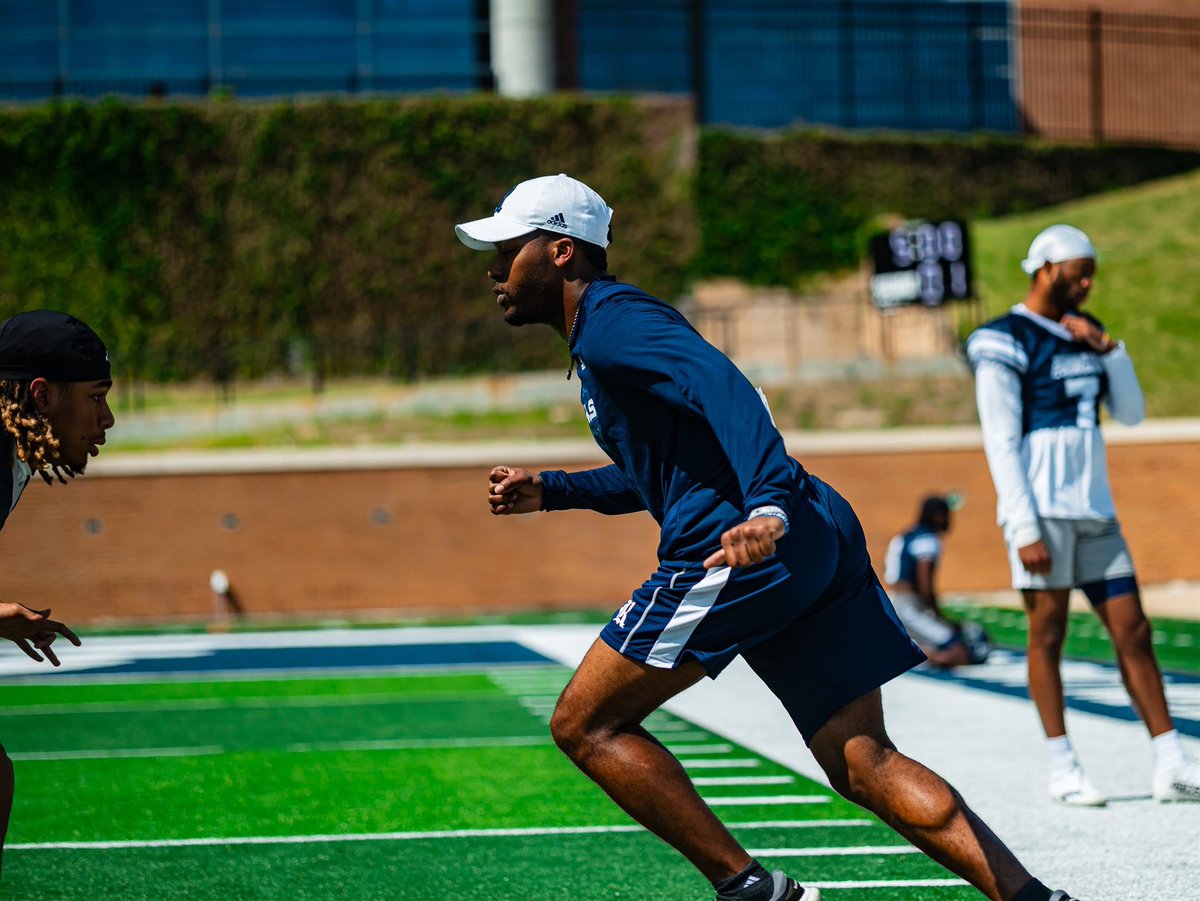 CoachBernard__'s tweet photo. Brick by brick, Day by day gotta keep stacking 🧱
Spring ball is in the books! #WE 🦉 https://t.co/6NlPlLDqCt