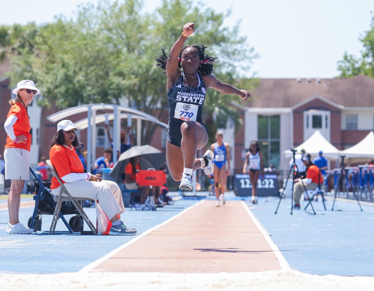 Manie matches her season’s best of 12.54m in the triple jump to finish seventh overall! 

#HailState🐶