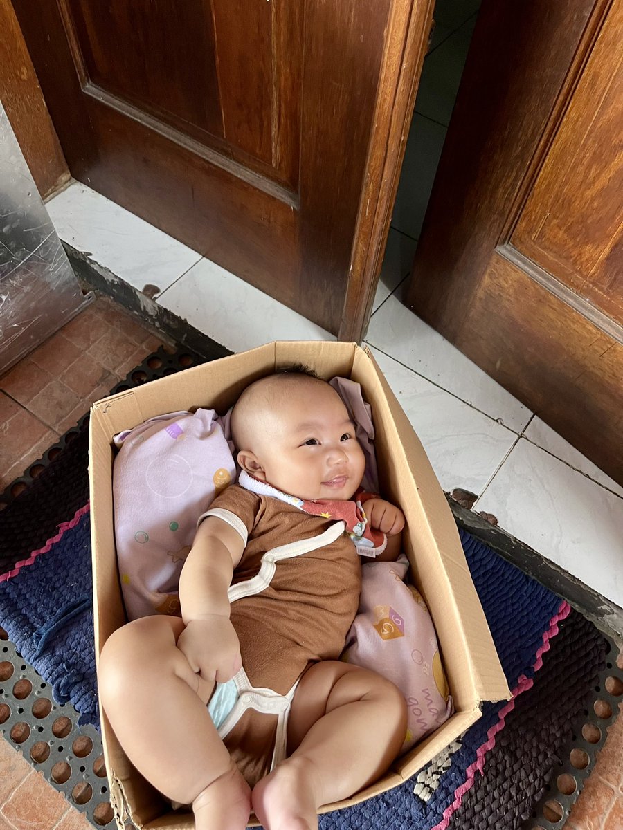 labbiritndyu's tweet photo. Ah tidak telat 1 setengah jam 🥲 Selamat empat bulan anak lanangkuu, sehat &amp; bahaagia selaluuu 🤍 https://t.co/L5GZ3NUMcC