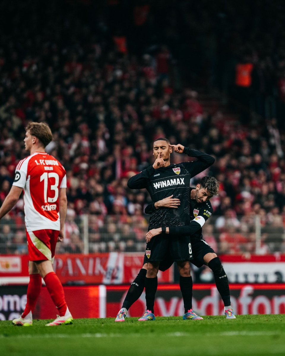 FIM DE PRIMEIRO TEMPO!

Em um jogo anomalítico, em que ambas equipes estão muito efetivas no ataque e péssimas na defesa VfB Stuttgart e Union Berlin vão empatando por 4 a 4.

Os gols suábios até aqui são de Undav, Millot, Chabot e Führich.

Tem que voltar mais concentrado!