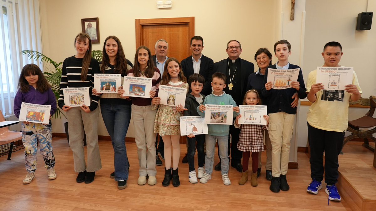 Noelia Peña Fernández y Delia Balan Balan han conseguido el primer y segundo premio en la Categoría D del “IV Concurso Escolar de Dibujo Semana Santa 2025" organizado por la Delegación de Cofradías de la Diócesis de Osma-Soria. ¡Enhorabuena!
