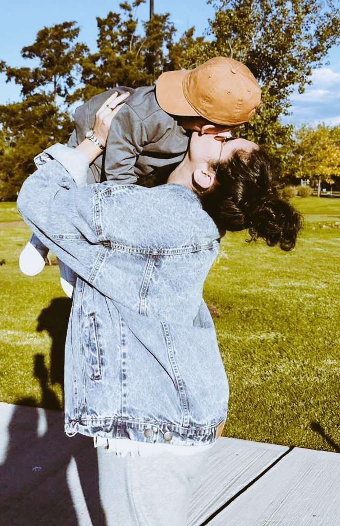 amorporvys's tweet photo. Qué lindo verlos felices !
@elliotsofia ♡ @miloelliotgod . https://t.co/amjlohDvOf