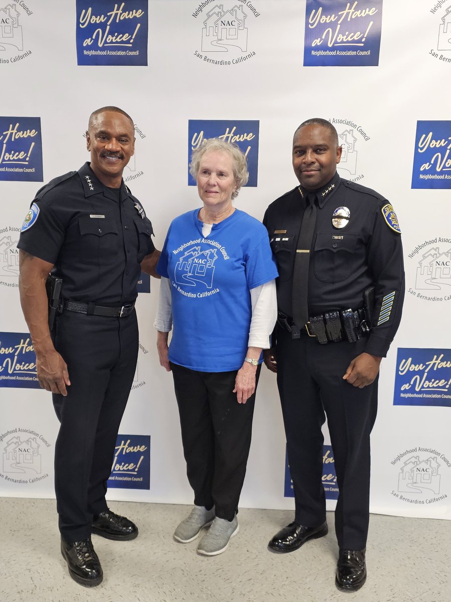 guttierez_john's tweet photo. #PoppedUp: Chief Goodman and I popped up this past week at the SB Neighborhood Association Council as they paused to appreciate our cops! Thank you, Lynne Wear. #LoveSB #RelationalPolicing #ItsWhatWeDo https://t.co/fyy3MFbVys