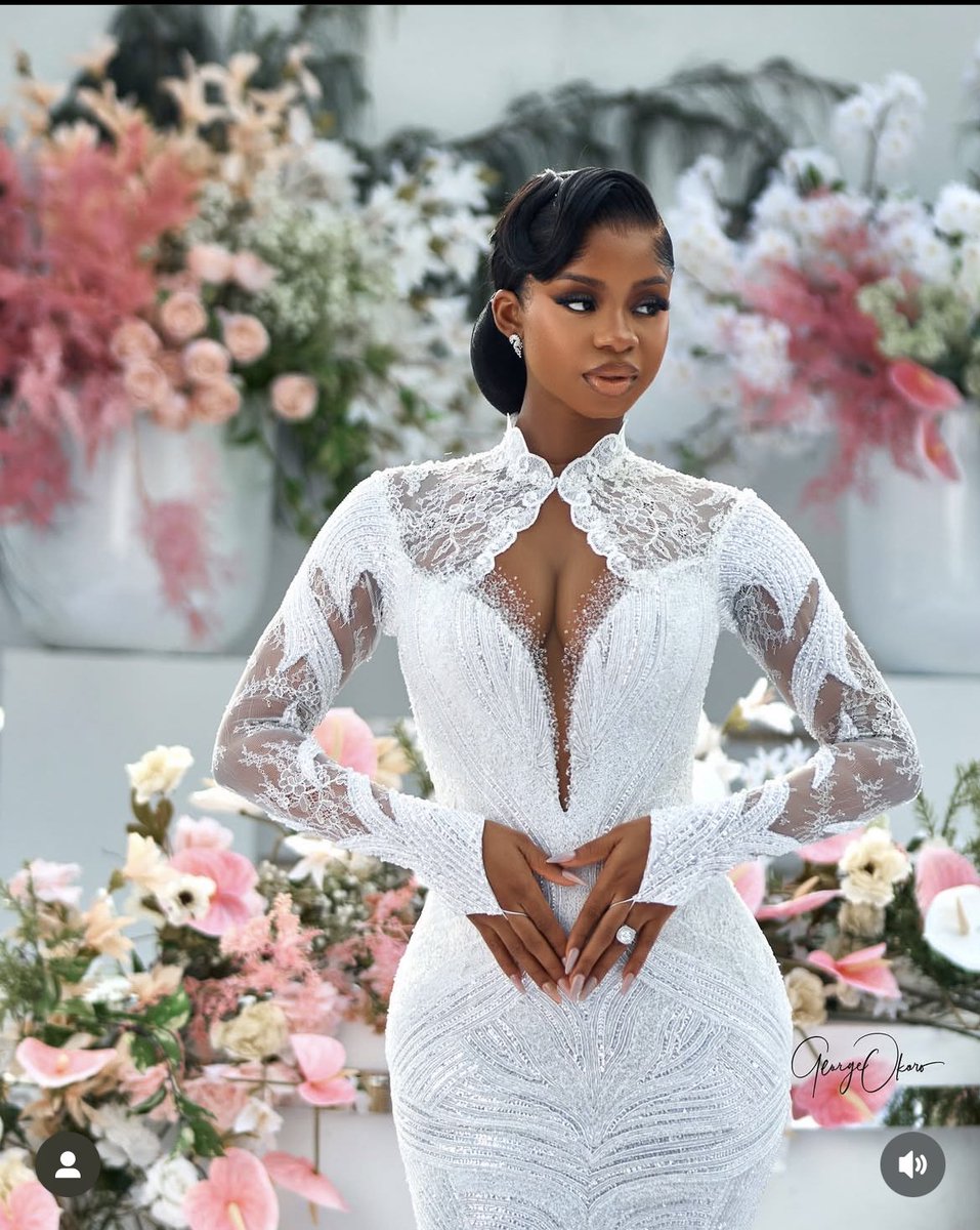 Ayomiepat_'s tweet photo. Nah!! I can’t resist posting this masterpiece on my timeline. Veekee James did a thing with this dress and Priscillia bodied it perfectly ❤️
This is what a dream wedding looks like. https://t.co/0b7xEUBZIU