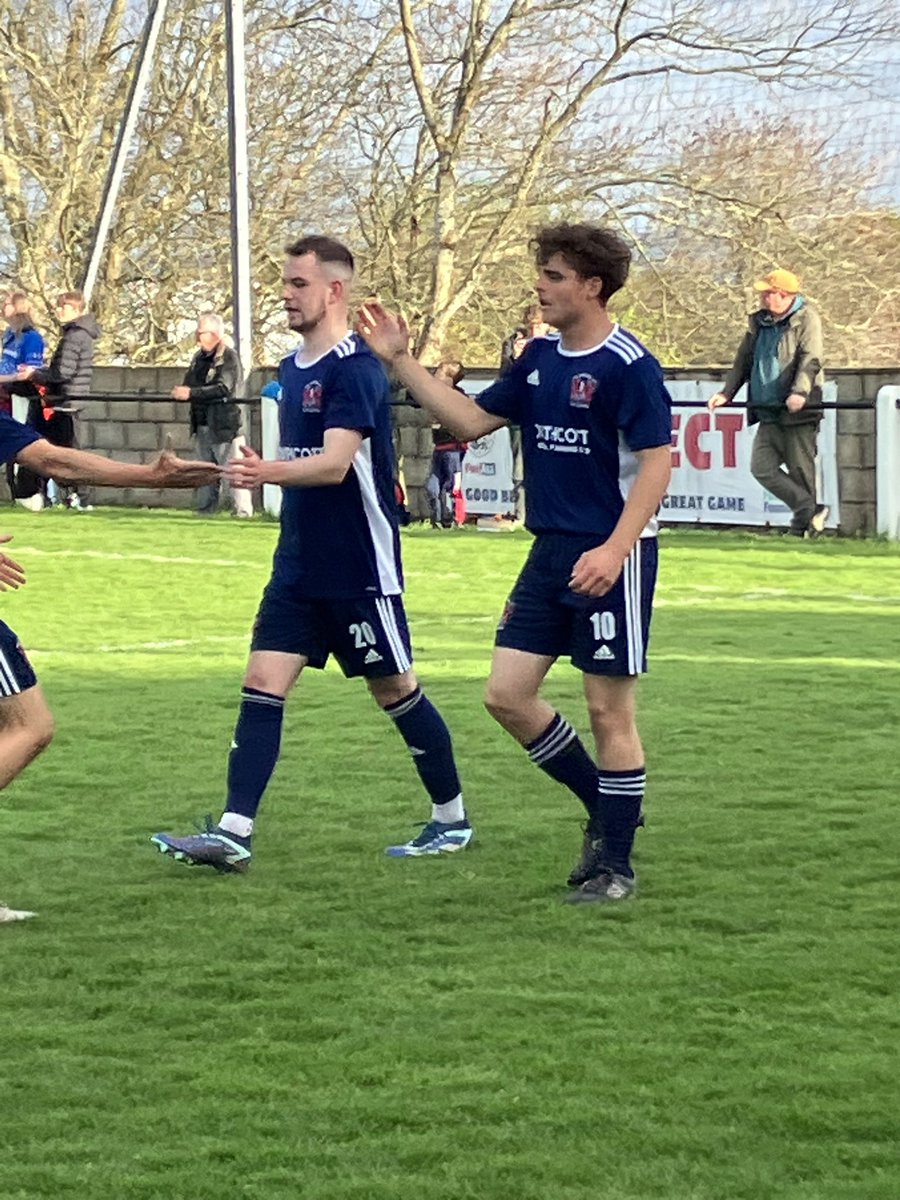 Cornishfootball's tweet photo. 33rd min Fin Skews running from deep slots it wide of the advancing keeper

@LauncestonAFC 0-1 @CallyTownFC 

@swpleague https://t.co/q5aZ2bhLZM