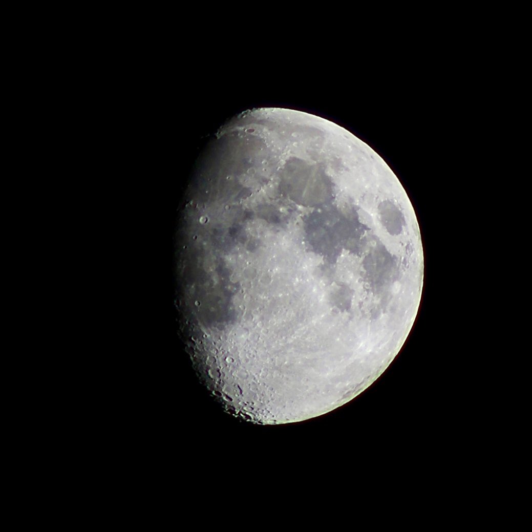 unvrstro's tweet image. two years and nine minutes ago i learned you left. i haven’t looked at the moon the same since. i miss you, and i love you to the moon and back and a million times that.