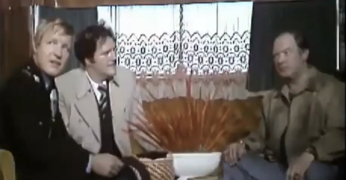SaveRedlandLibr's tweet photo. 7pm TODAY on @TalkingPicsTV
From 1976, s11 Ep 11 #Crime #Drama📺 #ZCars - “Fairground” directed by #DavidMaloney & written by #PipBaker + #JaneBaker
🌟 #JamesEllis #DouglasFielding #AllanOKeefe #DavidJackson #JohnStratton #SheilaFay #JennyTwigge #EricDeacon #JohnDuttine https://t.co/9HhZWla5Rm