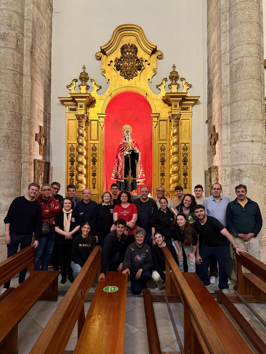 "𝑻𝒐𝒅𝒐 𝒍𝒍𝒆𝒈𝒂, 𝒕𝒐𝒅𝒐 𝒑𝒂𝒔𝒂 𝒚 𝒕𝒐𝒅𝒐 𝒗𝒖𝒆𝒍𝒗𝒆 𝒂 𝒔𝒖 𝒍𝒖𝒈𝒂𝒓"

Durante esta mañana de Sábado Santo, un nutrido grupo de hermanos ha participado en el desmontaje de los pasos.

Gracias Almería. Ya esperamos con ganas ese 3 de abril de 2026.

#SiglosdeSoledad