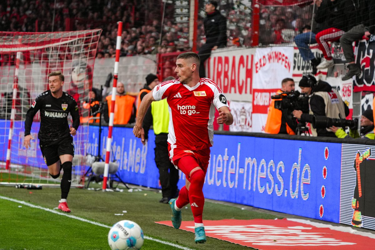 fcunion_en's tweet photo. Brace yourselves. The second half kicks off here at the Alte Försterei. #FCUVfL | #fcunion | 4-4 | 46' https://t.co/81uRm3t1Ld
