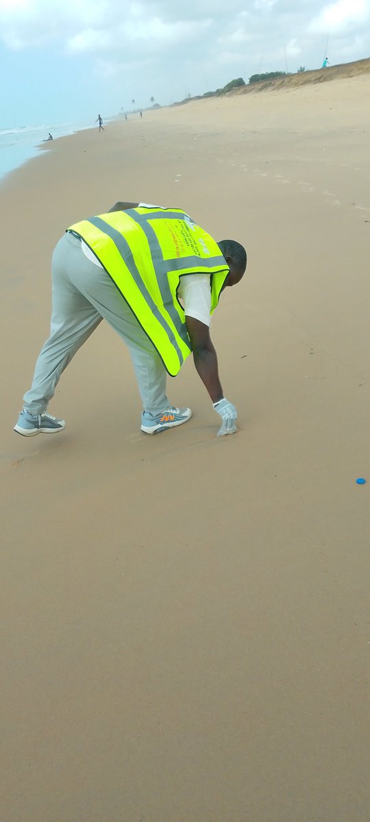 Les déchets plastiques menacent au quotidien la biodiversité.
ProBeS et La Fondation de la Mer Renforce les sensibilisations, les plaidoyers, les activités de collectes. 
#FondationdelaMer
