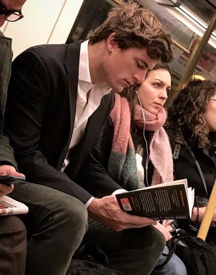 ParruiNNalamia's tweet photo. Ya os digo yo que esto no es el Metro de Madrid. https://t.co/G2XPBFvLvs