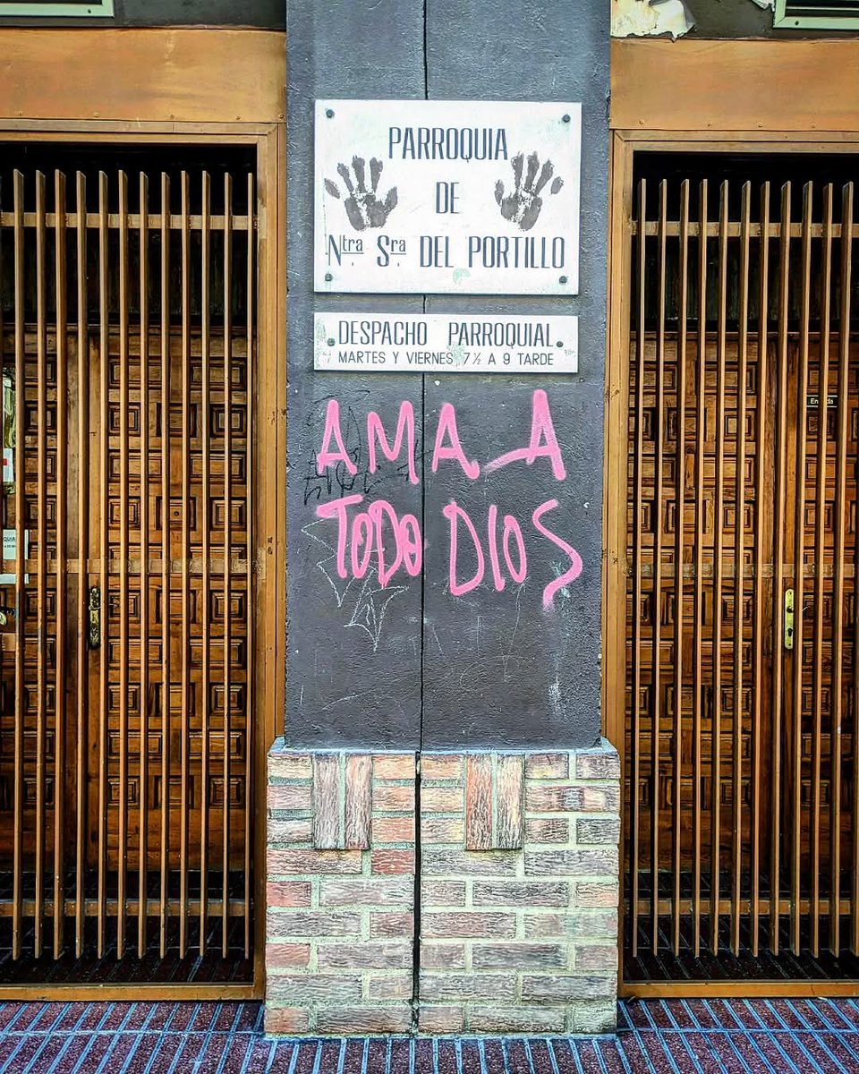 MAOrdovas's tweet photo. Soplan aires ecuménicos en las calles. #Zaragoza #zgz #igerszaragoza #instazaragoza #pintadas #parroquia https://t.co/aVLCY0CKEM