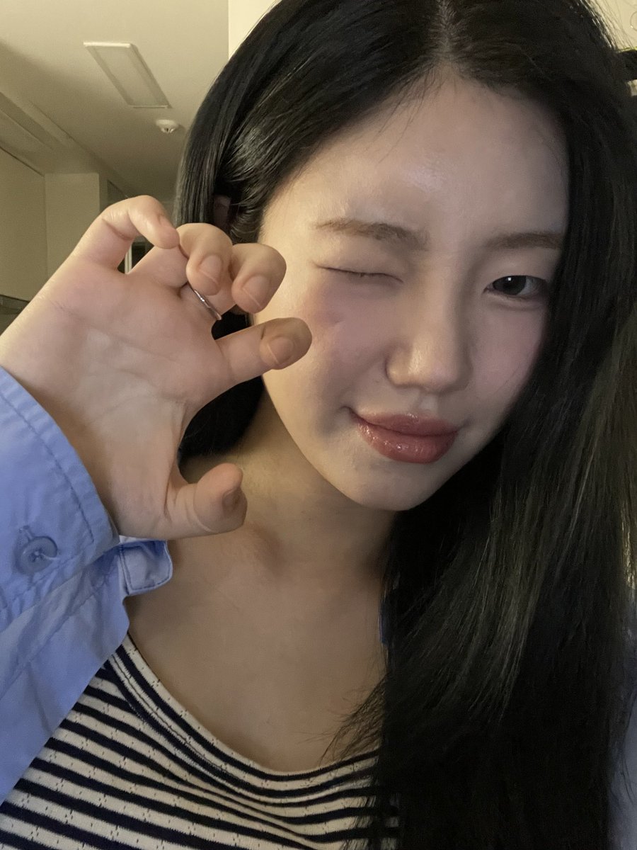 hyunbin_bubble_'s tweet photo. 250419

“This is for the TRUE that I haven’t seen today in the Instagram live ㅎㅎㅎ“

#트라이비 #TRI_BE #현빈 #HyunBin https://t.co/TvVW23J5h0