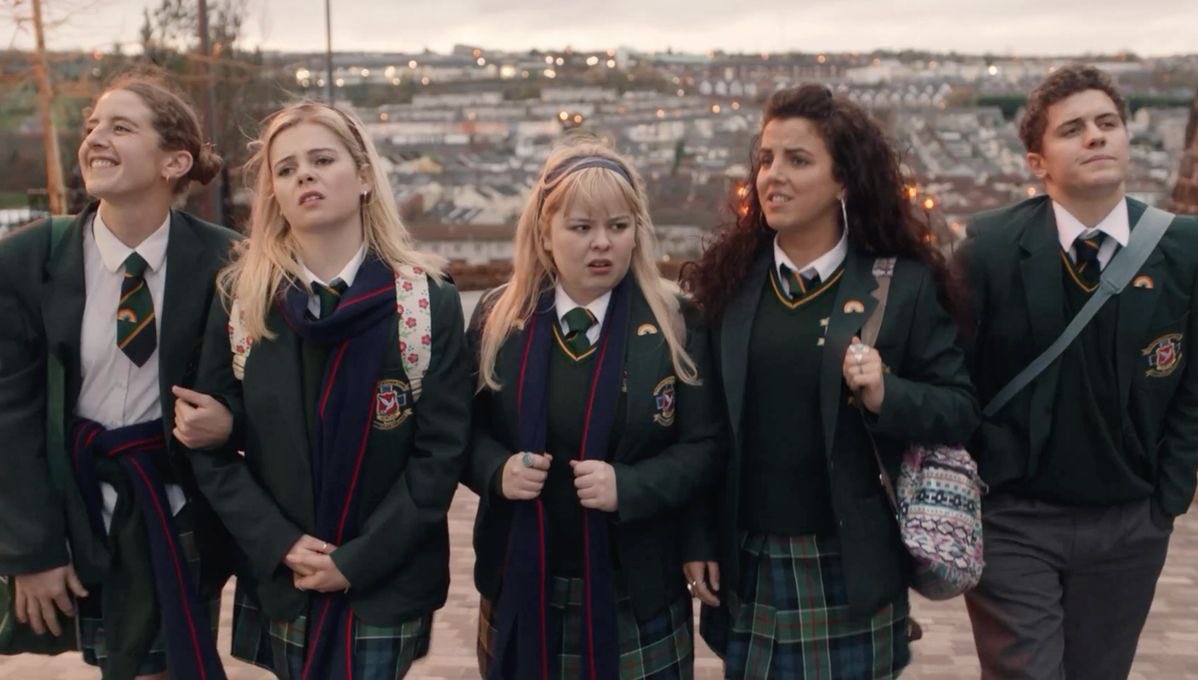 roseallthetime's tweet image. What if Yellowjackets happened to them instead