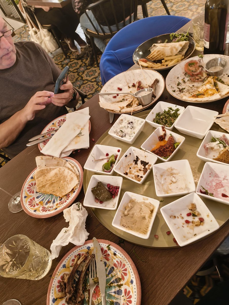 Don't take pictures of food cos I eat it. Anyway, if you're ever in Helsinki, Levan Lebanese is the one.