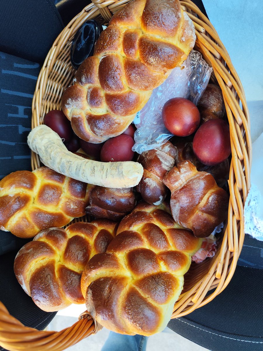 Bojanzadel's tweet image. Vesele Velikonočne praznike zelim vsem, ki jih praznujemo.