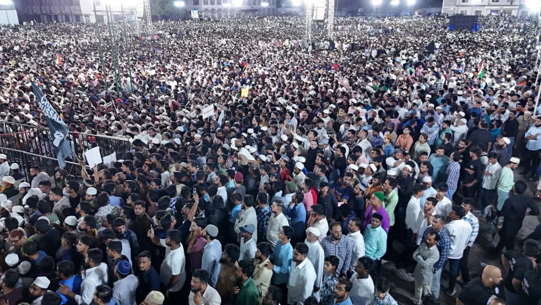 AshifAl54973002's tweet photo. Ye lakho ki tadaad bata rahi hai ki Waqf Amendment Bill musalmano'n ke khilaf hai

#SaveWaqfSaveConstitution
@AadilHasanAdv1 @asadowaisi @ShakirMohammed_ https://t.co/fRK99JMxvi