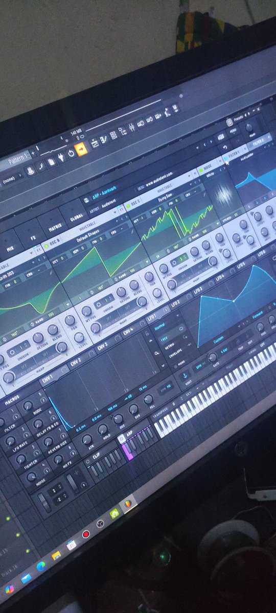 DeadNex_Music's tweet photo. Serum 2🔥? https://t.co/PdyiMjFjII