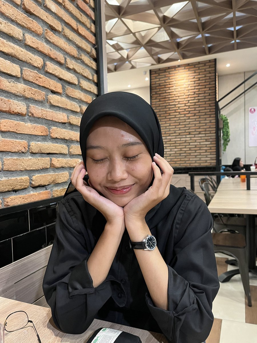 arizarnie's tweet photo. @hrdbacot Lupa attach foto WKWKWKWK https://t.co/wAOMuz1GF5