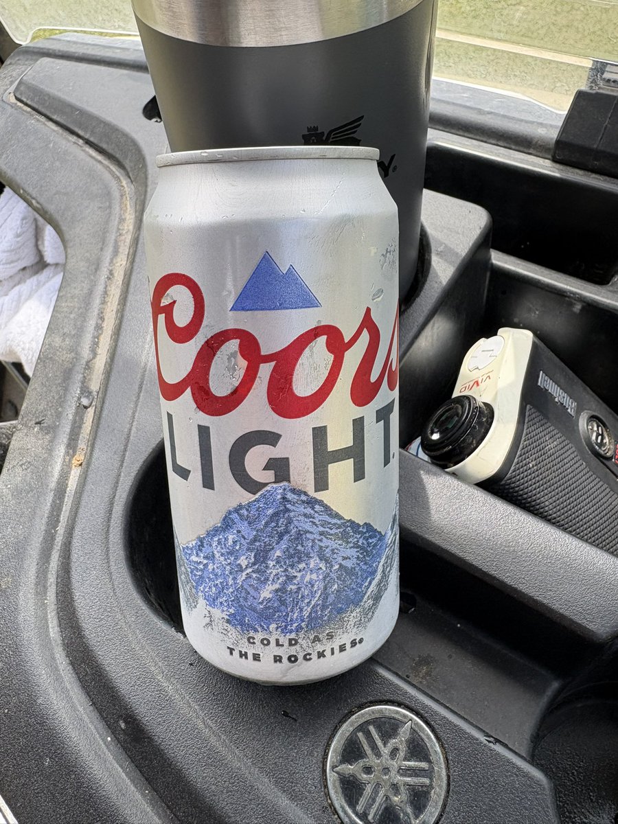 l_blackledgee00's tweet photo. @kinkydawg1984 mountains are blue. Wbu ? https://t.co/jc1QHgKwKM