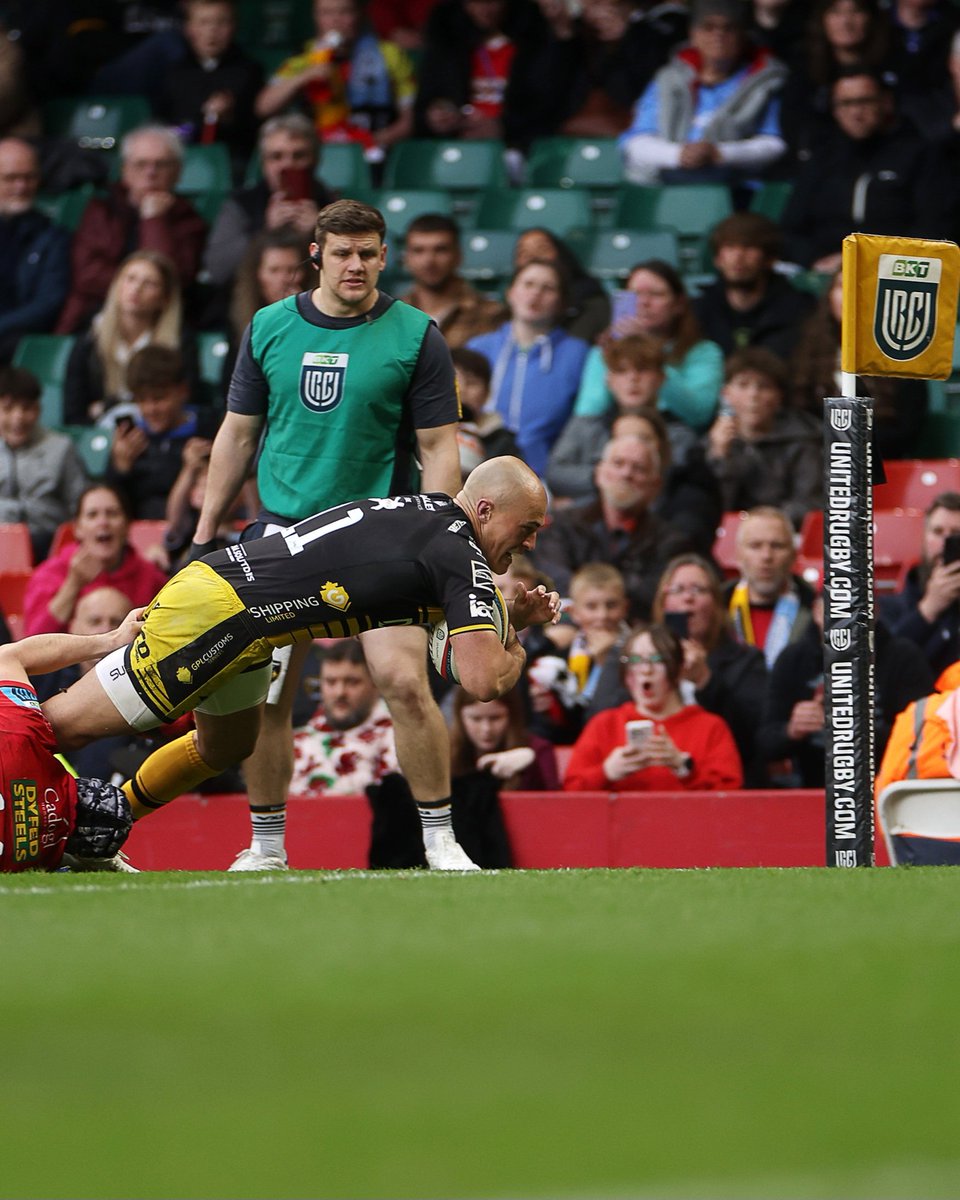 WelshRugbyUnion's tweet photo. 💥 Rosser at the double - A second try for @dragonsrfc wing Jared Rosser 💪

#WelshRugby #JDX https://t.co/nbzME7cAdA