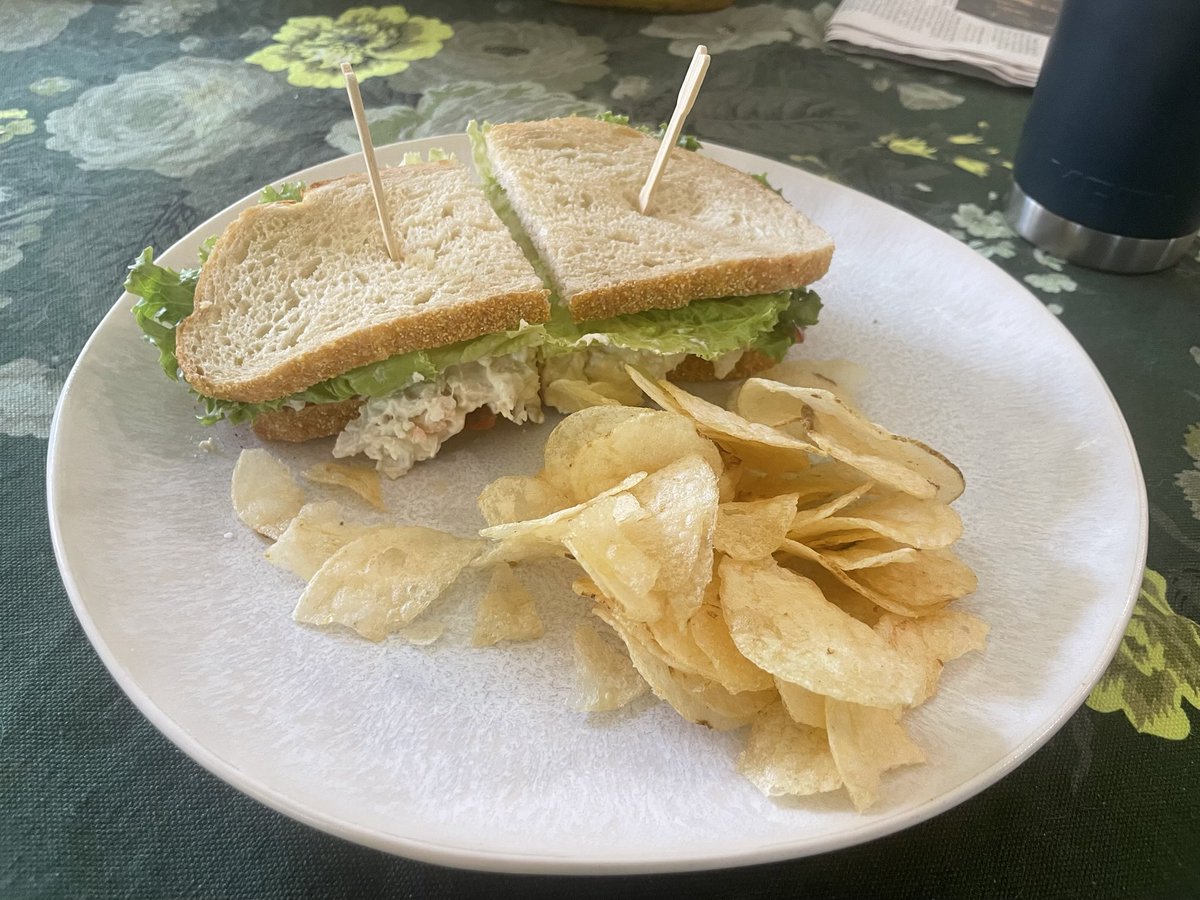TomBest38051's tweet photo. It’s a great day for a great sandwich!! https://t.co/7Iwpnzt7pC
