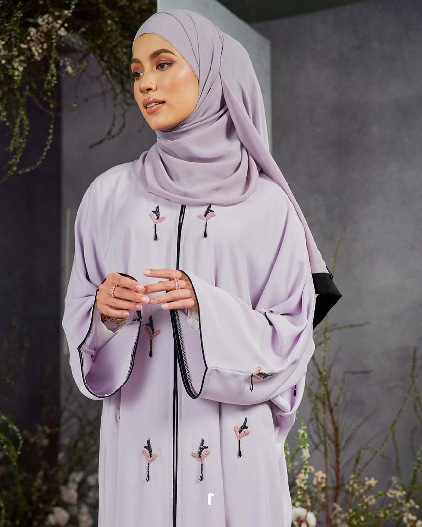 HauwaLau's tweet photo. I beg you in the name of God don’t pass without retweeting my hustle please 🥹🙏🏽
       *ELEGANT  DUBAI ABAYA 🇦🇪*

*SIZE 54,56,58,60,62

*PRICE 27,000*
Location: Kano 
WhatsApp: 09125182179 https://t.co/WTS8kmJYz7