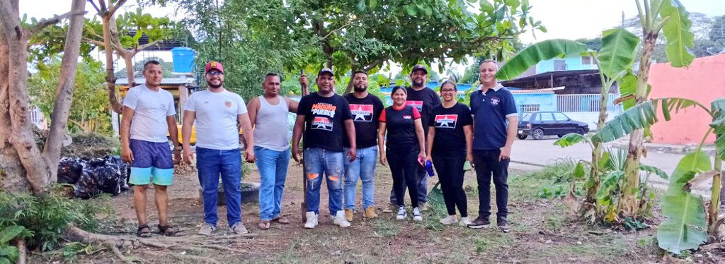 ¡TRABAJO VOLUNTARIO! 🔴⚫

📌 Miembros de la Dirección Regional del Estado Apure junto a militantes del municipio Biruaca y San Fernando se unieron en una jornada de limpieza en las áreas verdes de la cancha de la urbanización Las Avionetas.

El objetivo de esta actividad fue