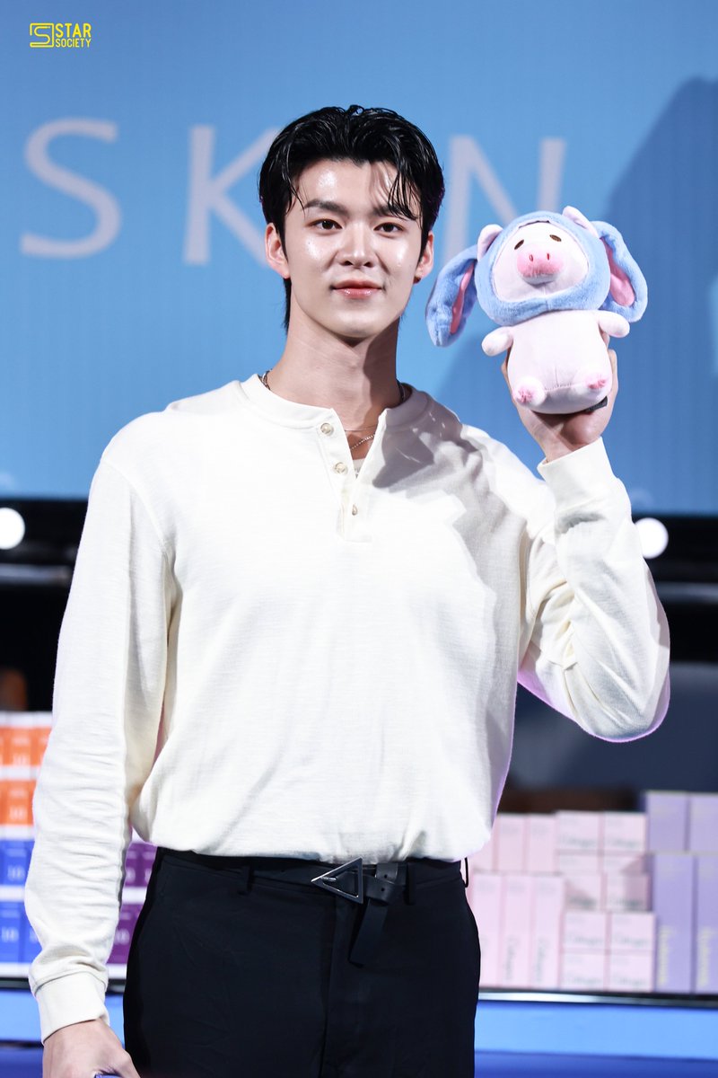 STARSOCIETY_TH's tweet photo. "มีน นิชคุณ" ในงาน It’S SKIN Beauty for all with Meen-Ping
#ITSSKINxEVEANDBOY
#ITSSKINxMeenPing
#มีนปิง #MeenPing
#meennicha8
#ITSSKIN #ITSSKINThailand
#BeautyForAll #Power10Effectors
#eveandboy #ebitsskin https://t.co/hfantOCfpN