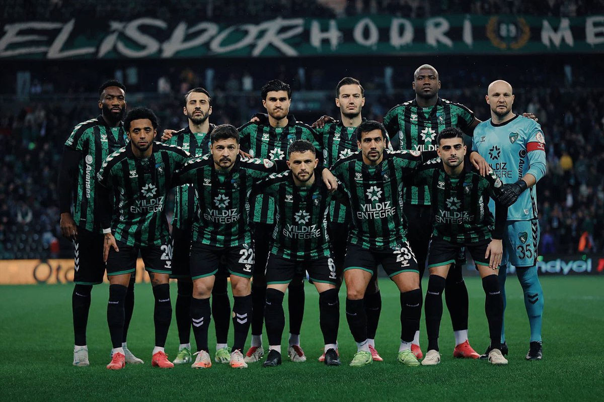 asomoruks's tweet photo. Efsane geri döndü! 🔥
Kocaelispor’umuz 16 yıl sonra yeniden Süper Lig’de! https://t.co/MiD1bPT340