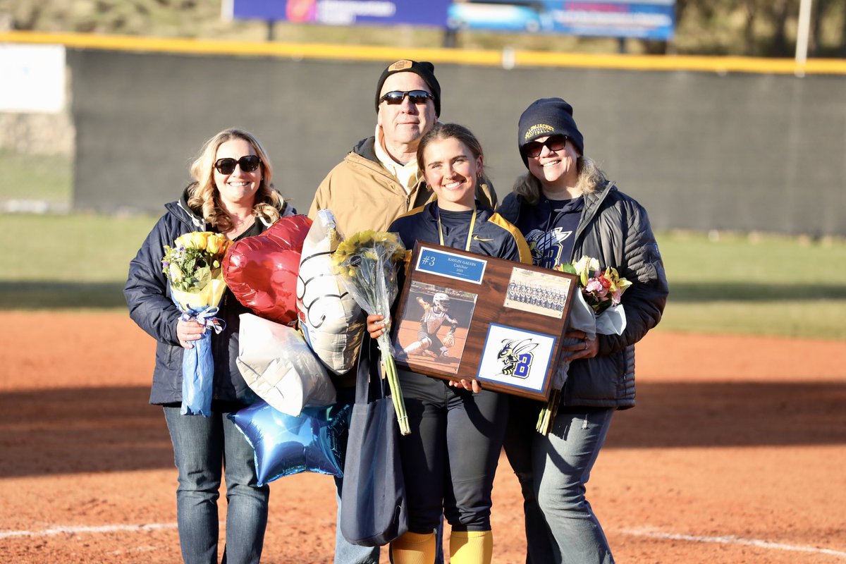 MSUBSoftball's tweet photo. We love our seniors💙💛

These five have meant so much to us, and we are so proud of everything they have accomplished as Yellowjackets, with more still to come!

Thank you for choosing MSUB. Jackets for life🐝

#MSUBSports | #MSUBSB https://t.co/PugVG8LgEB