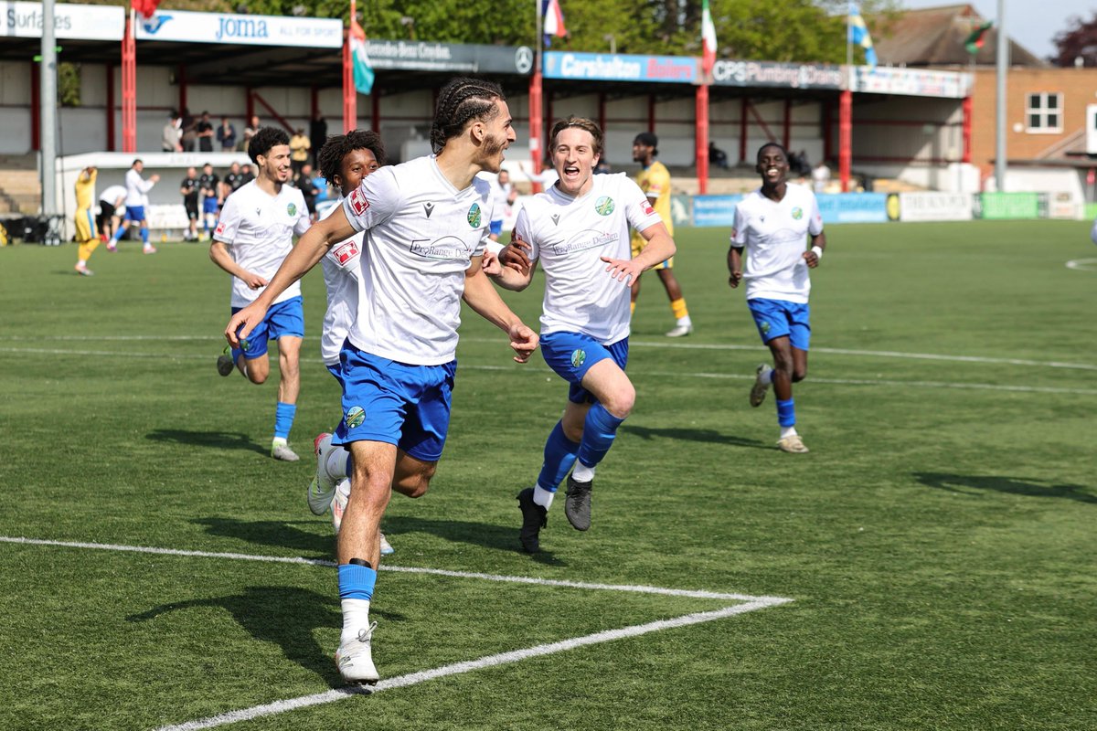 AscotUnitedFC's tweet image. 𝐄𝐯𝐞𝐫𝐲𝐛𝐨𝐝𝐲 𝐥𝐨𝐯𝐞𝐬 𝐭𝐡𝐞 𝐬𝐮𝐧𝐬𝐡𝐢𝐧𝐞! 🙌

@official_scrfc 0-2 @AscotUnitedFC 

#WeAreAscot #UpTheYellas💛💙