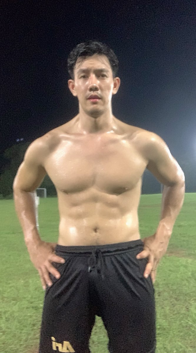yYu4RDrVW9nvF61's tweet photo. เอาลิ้นมาเลียที https://t.co/Nl2hy6uIJF
