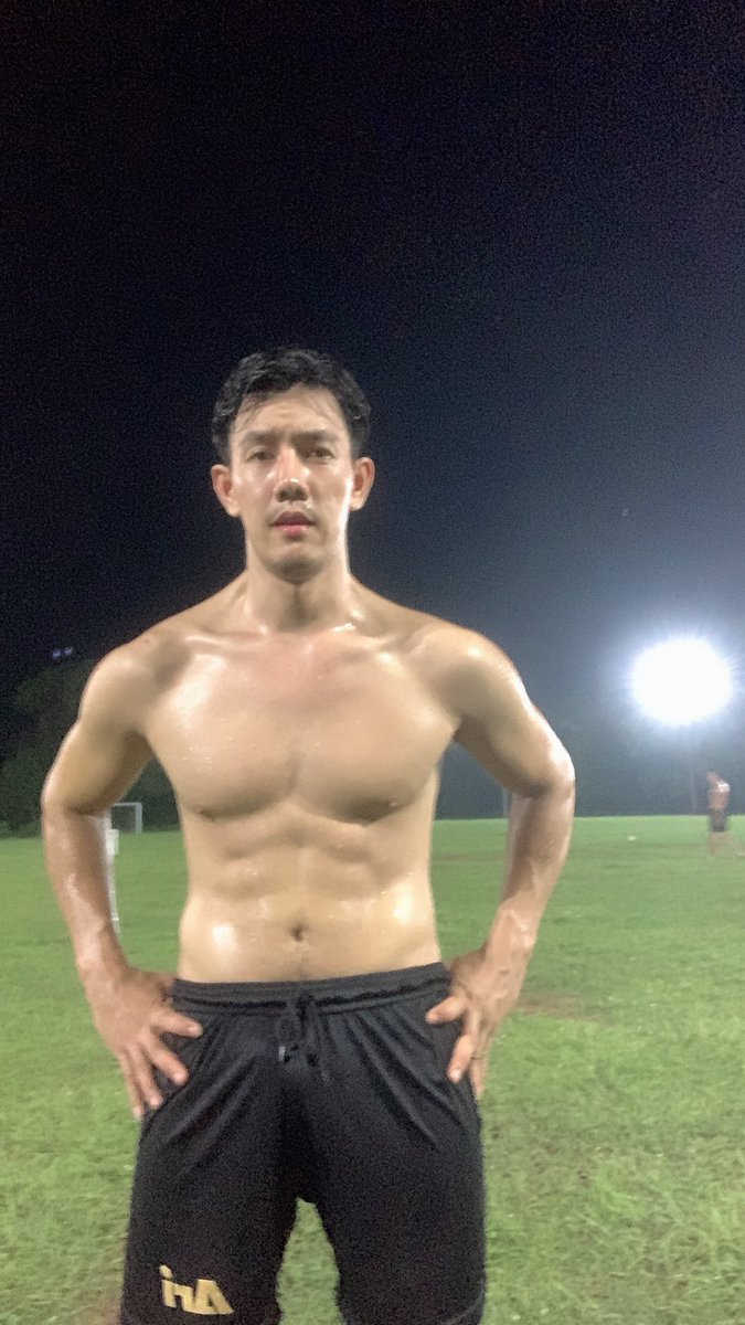 yYu4RDrVW9nvF61's tweet photo. เอาลิ้นมาเลียที https://t.co/Nl2hy6uIJF