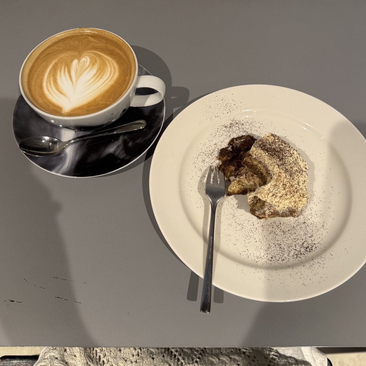 _otochi's tweet photo. 可愛い看板わんこが居るカフェ☕️🌿 https://t.co/KSH3gv5WXh