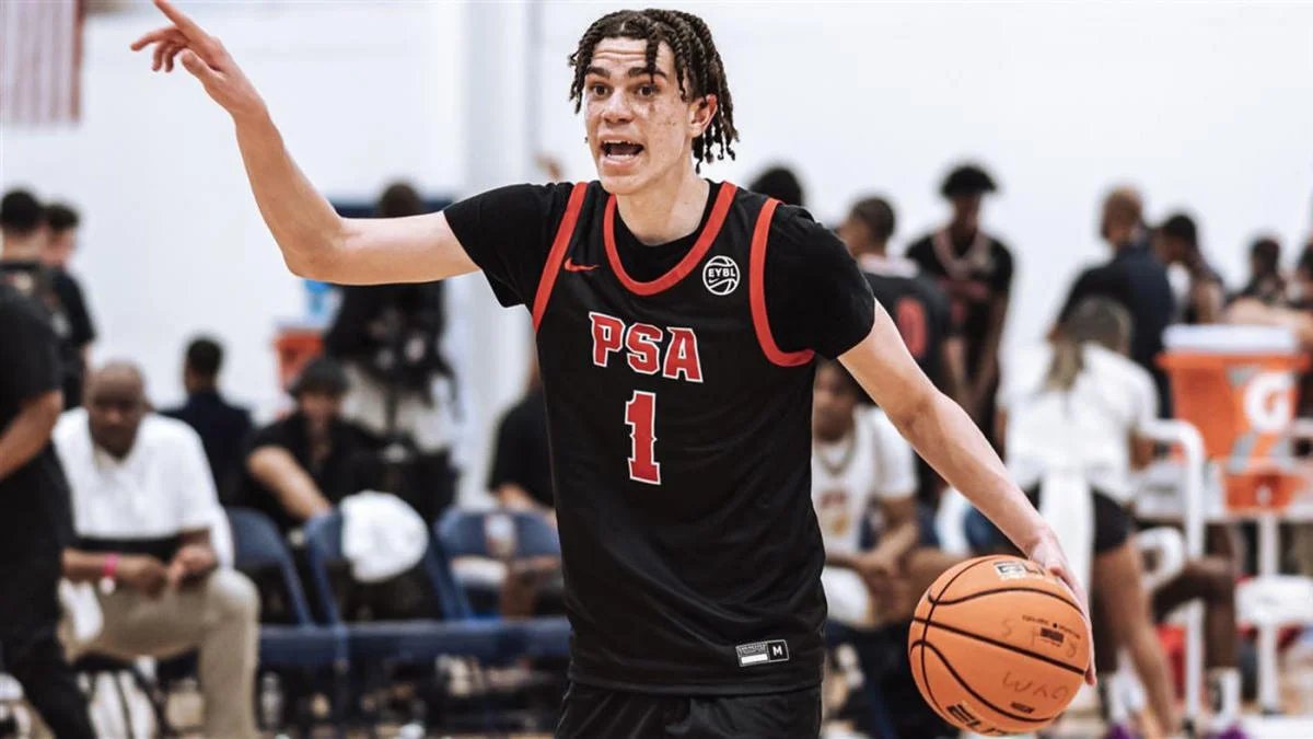 CBKReport's tweet photo. 5🌟 guard Darius Adams has decommitted from UConn 🤯 https://t.co/7sEPWS674S